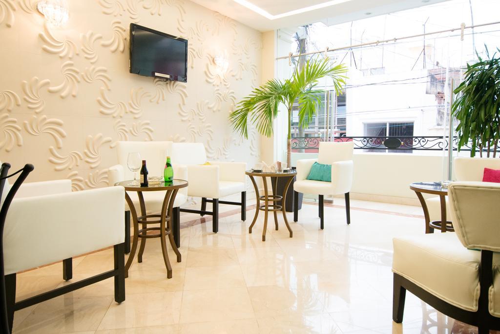 Grand Hotel Tepatitlan Екстериор снимка