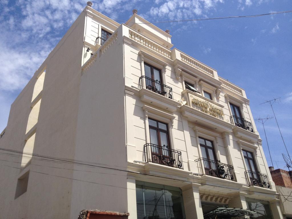 Grand Hotel Tepatitlan Екстериор снимка
