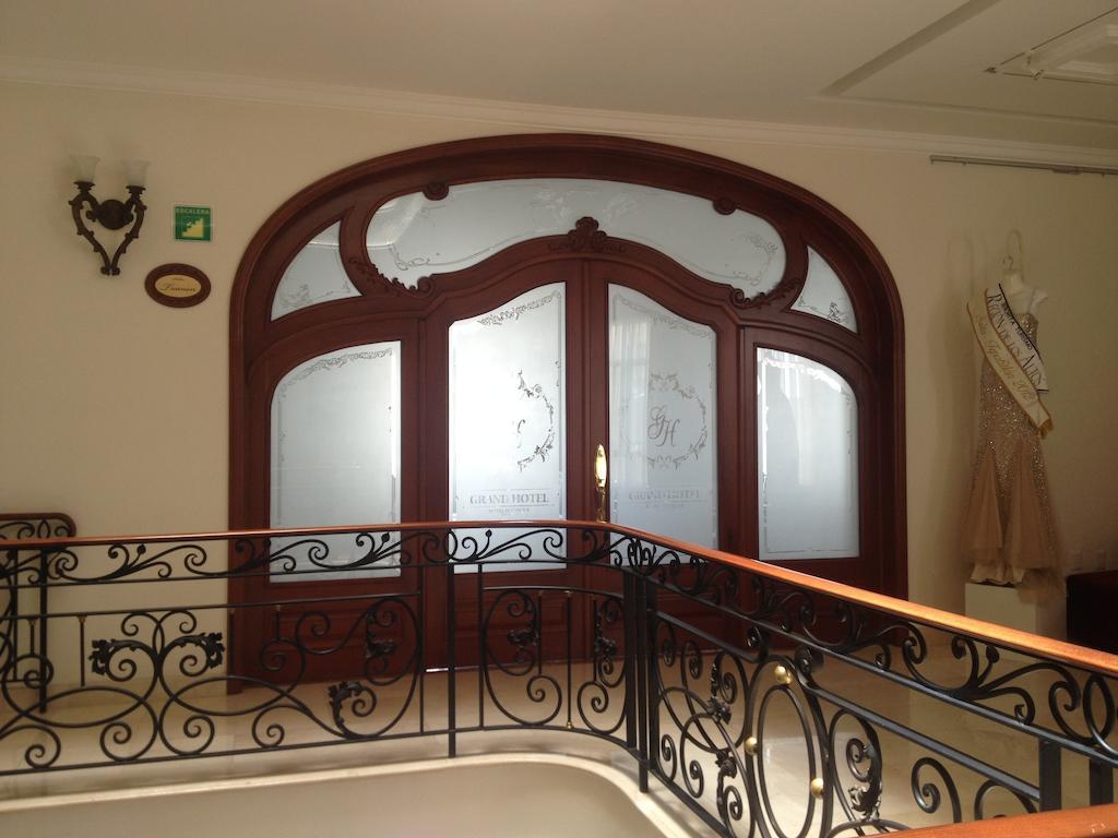 Grand Hotel Tepatitlan Екстериор снимка