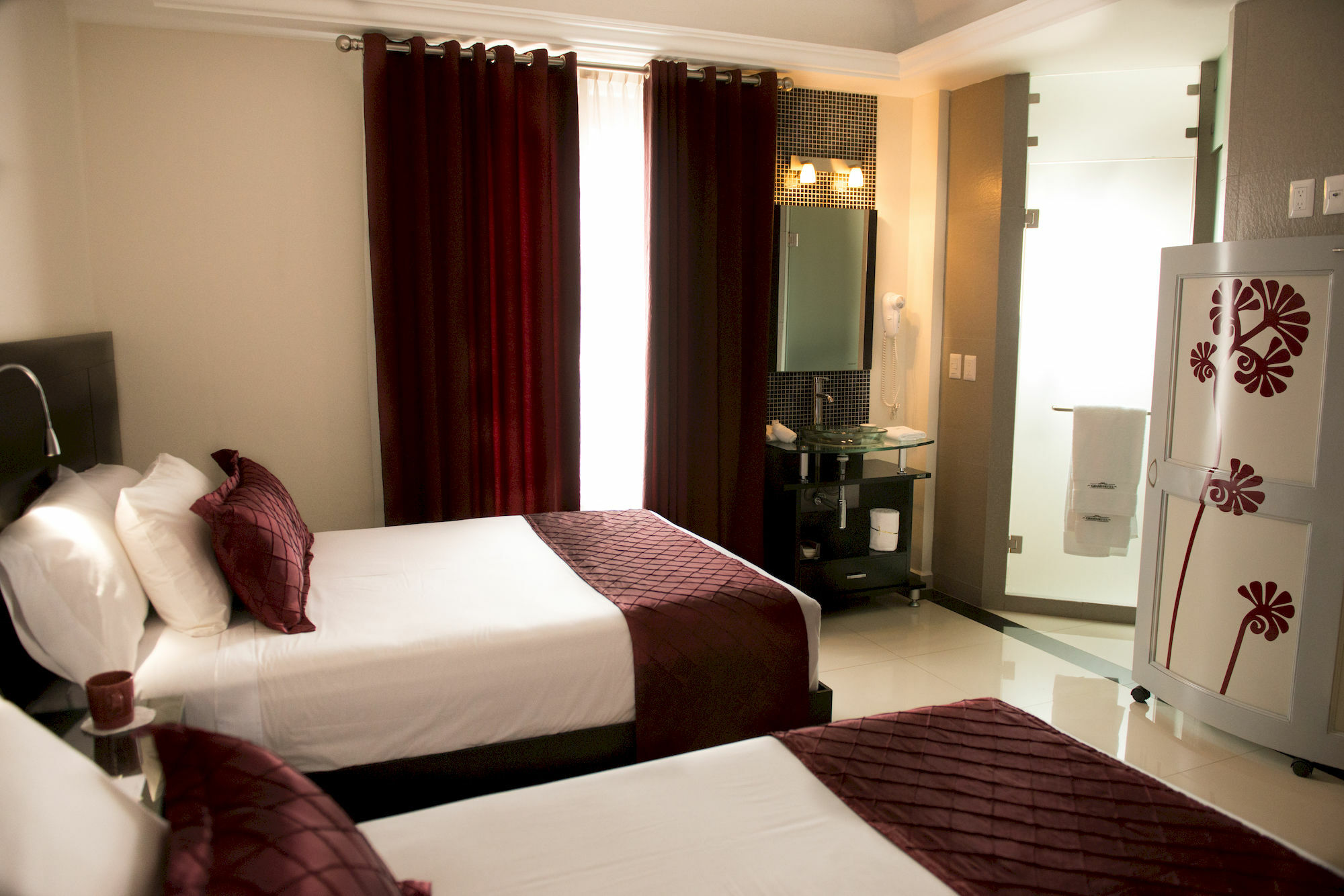 Grand Hotel Tepatitlan Екстериор снимка